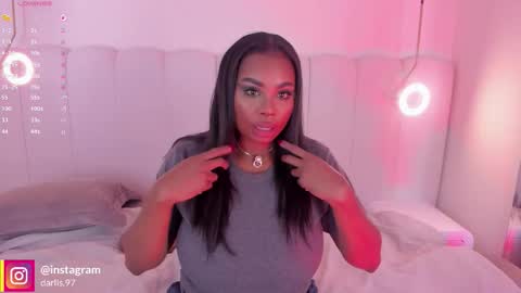 Snapshot of _huge_boobs_ebony chatting on 11-14-25, 08:07 Darlis online show from 11-14-25, 08:07