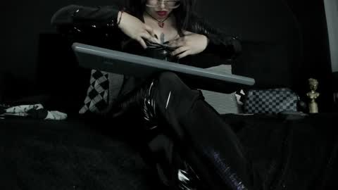 Snapshot of _jade_16 chatting on 02-04-25, 02:43 Miss Jade online show from 02-04-25, 02:43
