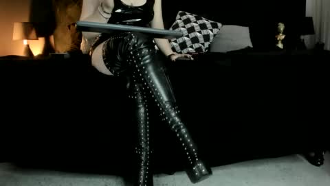 Snapshot of _jade_16 chatting on 03-11-25, 02:18 Miss Jade online show from 03-11-25, 02:18