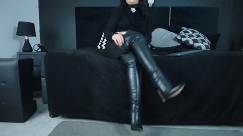 Snapshot of _jade_16 chatting on 10-20-25, 11:43 Miss Jade online show from 10-20-25, 11:43