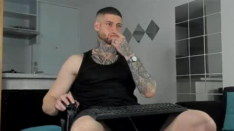 Snapshot of _jamesleandros chatting on 12-05-24, 11:40 jeison online show from 12-05-24, 11:40