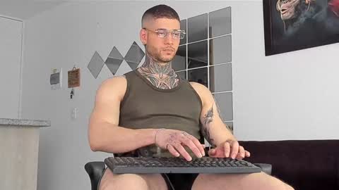 Snapshot of _jamesleandros chatting on 02-04-25, 07:55 jeison online show from 02-04-25, 07:55