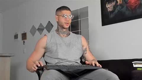 Snapshot of _jamesleandros chatting on 03-02-25, 05:01 jeison online show from 03-02-25, 05:01
