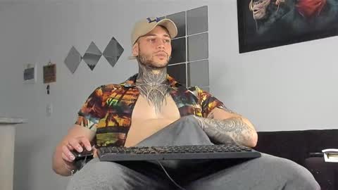 Snapshot of _jamesleandros chatting on 03-08-25, 08:22 jeison online show from 03-08-25, 08:22