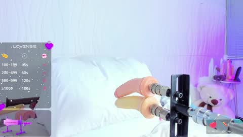 Snapshot of _jasminnee_ chatting on 01-31-25, 11:35 _jasminnee_ online show from 01-31-25, 11:35