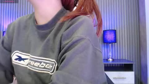 Mia online show from 11-10-25, 02:16