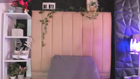 Mia online show from 01-19-26, 04:11