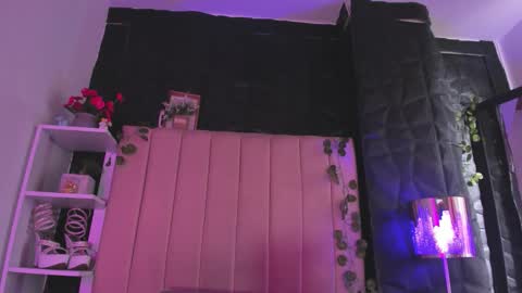 Mia online show from 02-20-26, 01:44