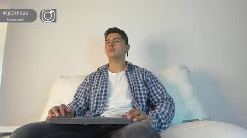 Snapshot of _juanes__ chatting on 12-18-24, 06:25 _juanes__ online show from 12-18-24, 06:25