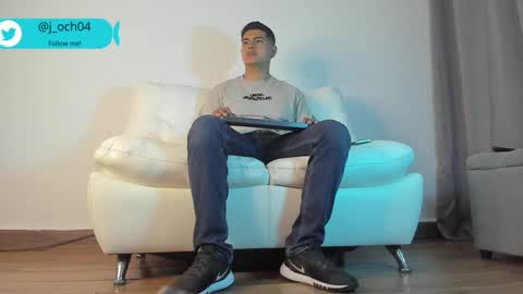 Snapshot of _juanes__ chatting on 01-07-25, 10:19 _juanes__ online show from 01-07-25, 10:19