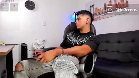 Snapshot of _juanes__ chatting on 10-27-25, 10:14 _juanes__ online show from 10-27-25, 10:14