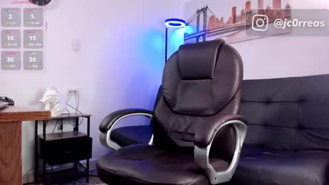 Snapshot of _juanes__ chatting on 12-16-25, 10:26 _juanes__ online show from 12-16-25, 10:26