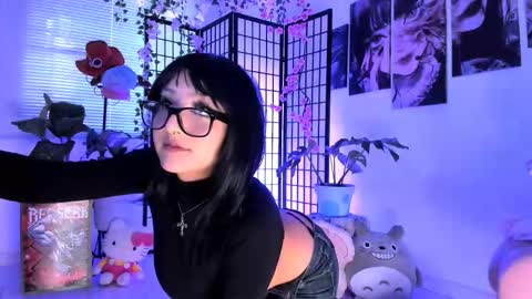 JULIANA online show from 11-03-25, 03:24