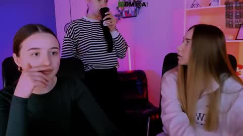 _kellykitten_ online show from 04-23-26, 08:46