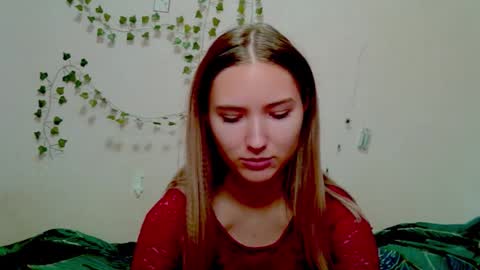 _kikiclark_ online show from 11-20-25, 05:12