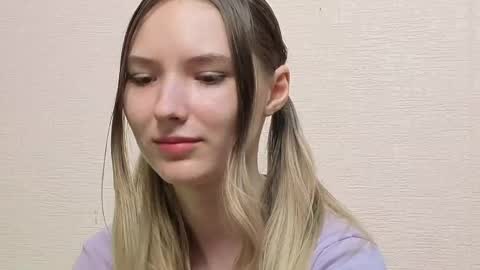 _kikiclark_ online show from 05-23-26, 08:13
