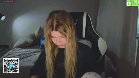 Snapshot of _kirieshka chatting on 06-27-26, 02:34 Molly Emily online show from 06-27-26, 02:34