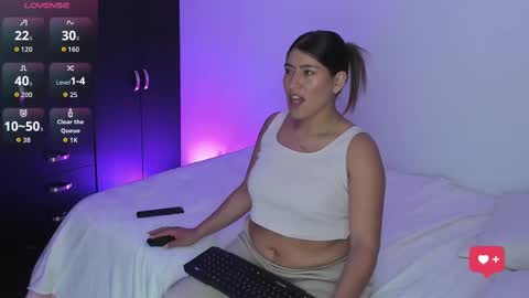 Snapshot of _kloee_ chatting on 09-17-25, 04:08 kloee online show from 09-17-25, 04:08