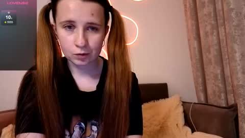 Snapshot of _kylle_ chatting on 11-17-25, 07:41 _kylle_ online show from 11-17-25, 07:41