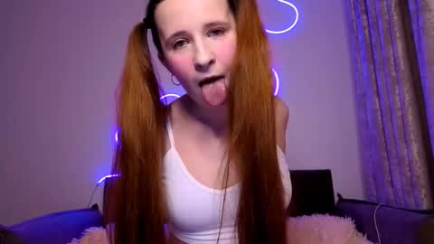 Snapshot of _kylle_ chatting on 11-29-25, 08:45 _kylle_ online show from 11-29-25, 08:45