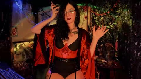 Snapshot of _lady_luna_ chatting on 10-16-25, 11:17 Lady Luna online show from 10-16-25, 11:17