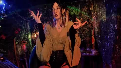 Lady Luna online show from 11-27-25, 12:24