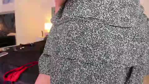 Lauralove online show from 02-01-25, 10:55