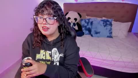 Liily online show from 11-26-25, 06:53