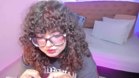 Liily online show from 11-28-25, 06:43