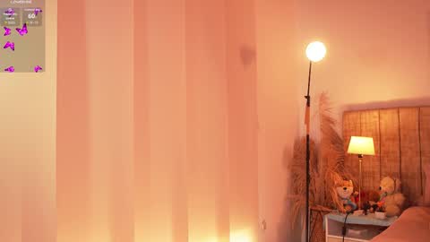 Lissana online show from 03-25-26, 01:39