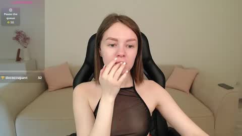  My name is lina Lush is activePrivate is Open online show from 05-12-26, 08:55