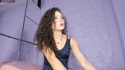 Snapshot of _littlelia chatting on 10-03-25, 11:40 Anna online show from 10-03-25, 11:40