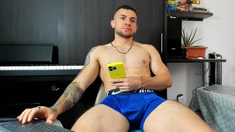 Snapshot of _logan_s chatting on 02-23-26, 12:02 logan online show from 02-23-26, 12:02