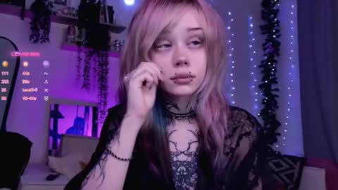 Snapshot of _lollyshy_ chatting on 12-21-25, 09:49 Lolly online show from 12-21-25, 09:49