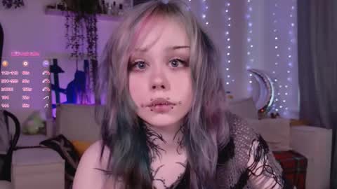 Snapshot of _lollyshy_ chatting on 02-06-26, 10:18 Lolly online show from 02-06-26, 10:18