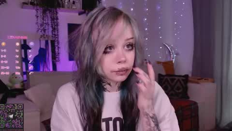 Snapshot of _lollyshy_ chatting on 02-11-26, 07:57 Lolly online show from 02-11-26, 07:57