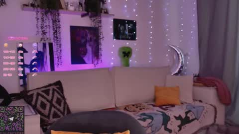 Snapshot of _lollyshy_ chatting on 02-14-26, 08:00 Lolly online show from 02-14-26, 08:00