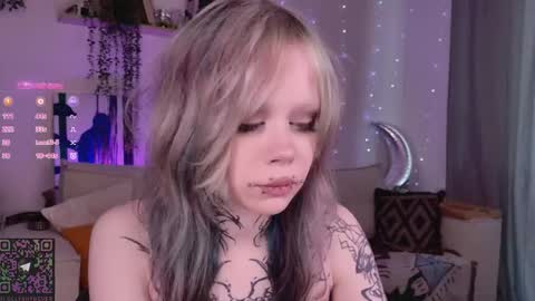 Snapshot of _lollyshy_ chatting on 02-21-26, 08:37 Lolly online show from 02-21-26, 08:37