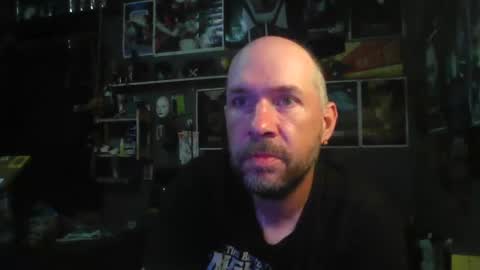 Snapshot of _longfellow chatting on 10-15-25, 05:24 That guy online show from 10-15-25, 05:24