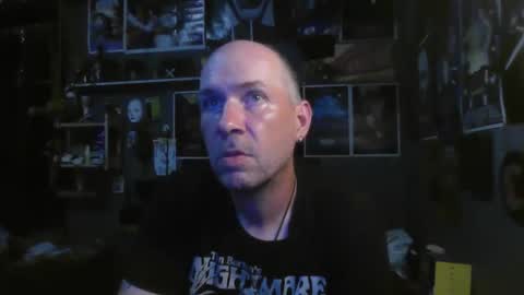 Snapshot of _longfellow chatting on 10-17-25, 03:20 That guy online show from 10-17-25, 03:20