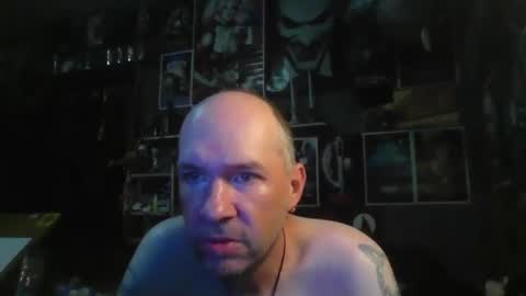 Snapshot of _longfellow chatting on 10-19-25, 03:23 That guy online show from 10-19-25, 03:23