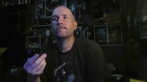 Snapshot of _longfellow chatting on 10-21-25, 12:22 That guy online show from 10-21-25, 12:22