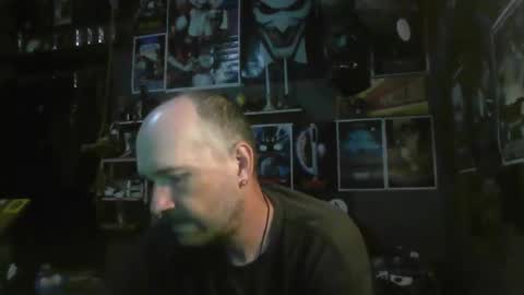 Snapshot of _longfellow chatting on 10-22-25, 07:02 That guy online show from 10-22-25, 07:02