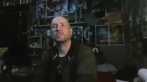 Snapshot of _longfellow chatting on 10-23-25, 07:07 That guy online show from 10-23-25, 07:07