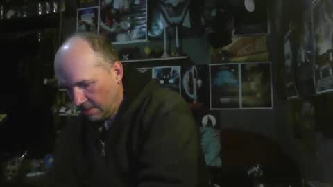 Snapshot of _longfellow chatting on 10-31-25, 12:00 That guy online show from 10-31-25, 12:00