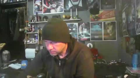 Snapshot of _longfellow chatting on 11-12-25, 07:03 That guy online show from 11-12-25, 07:03