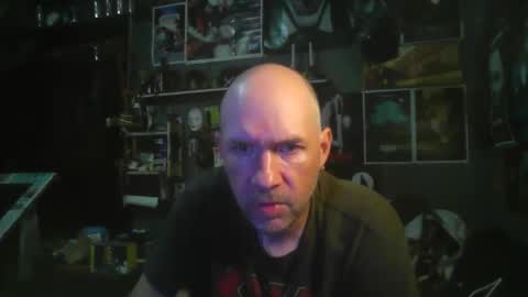 Snapshot of _longfellow chatting on 11-26-25, 07:04 That guy online show from 11-26-25, 07:04