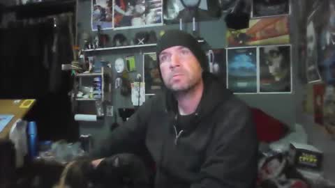 Snapshot of _longfellow chatting on 12-02-25, 01:22 That guy online show from 12-02-25, 01:22