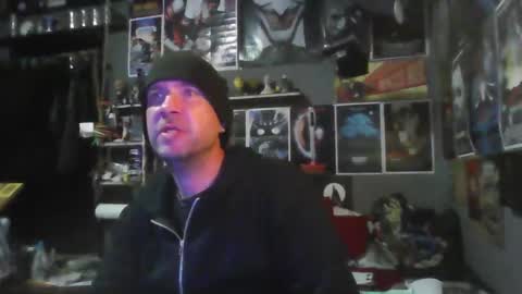 Snapshot of _longfellow chatting on 12-18-25, 04:07 That guy online show from 12-18-25, 04:07