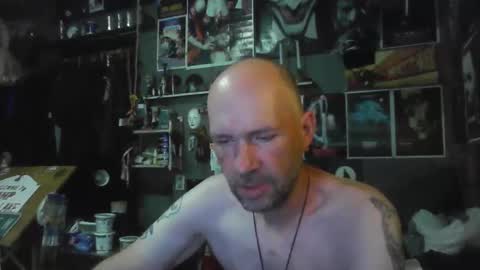 That guy online show from 06-11-26, 05:33